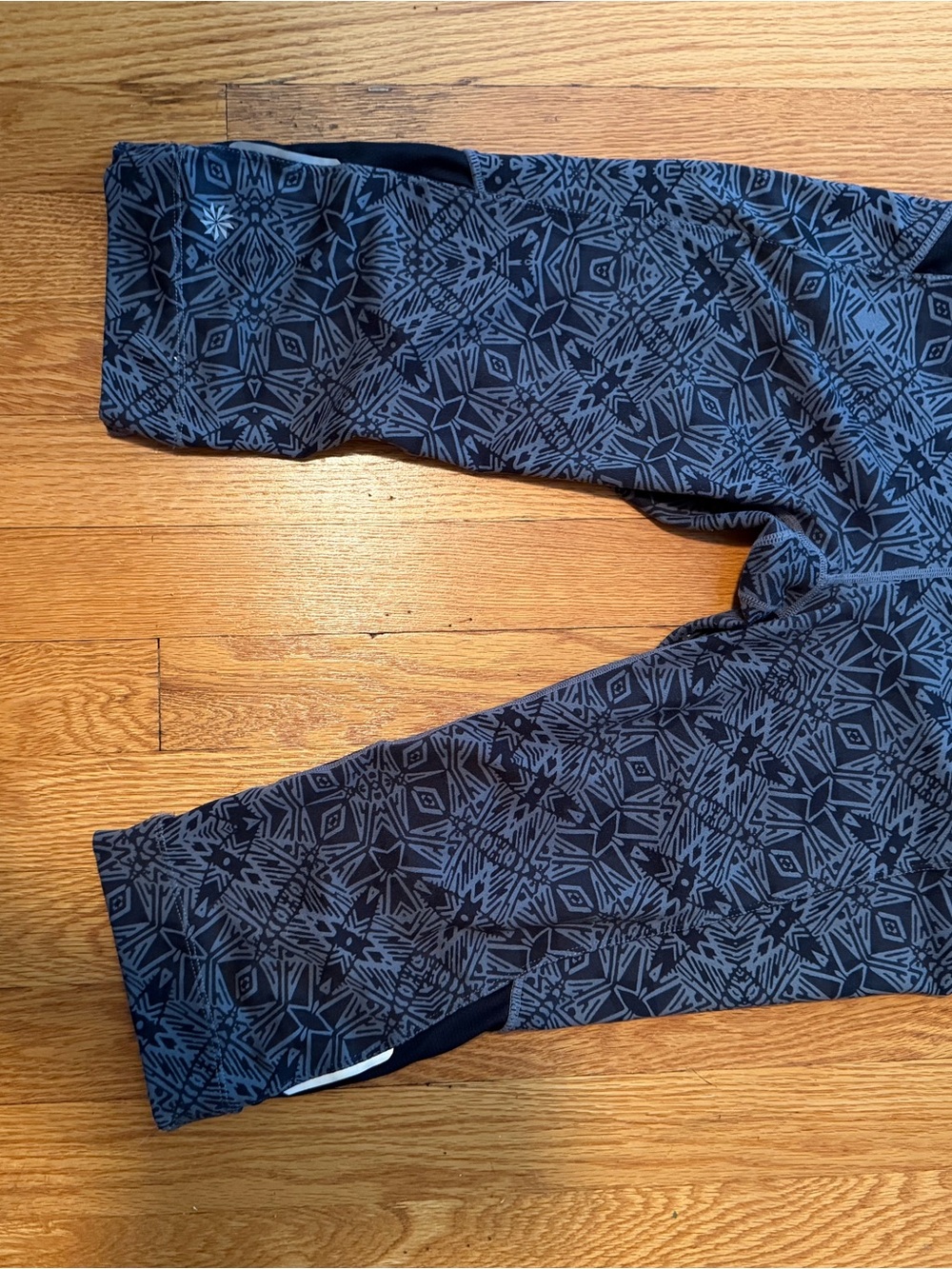 Athleta Black & Gray Geometric Patterned Leggings